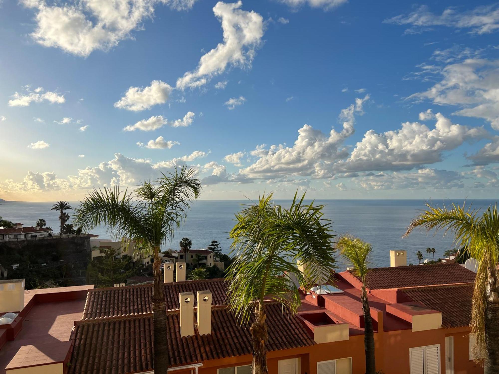 Nomad's Nest - Sea View With Pool - Ideal For Vacation & Remote Work Apartment *